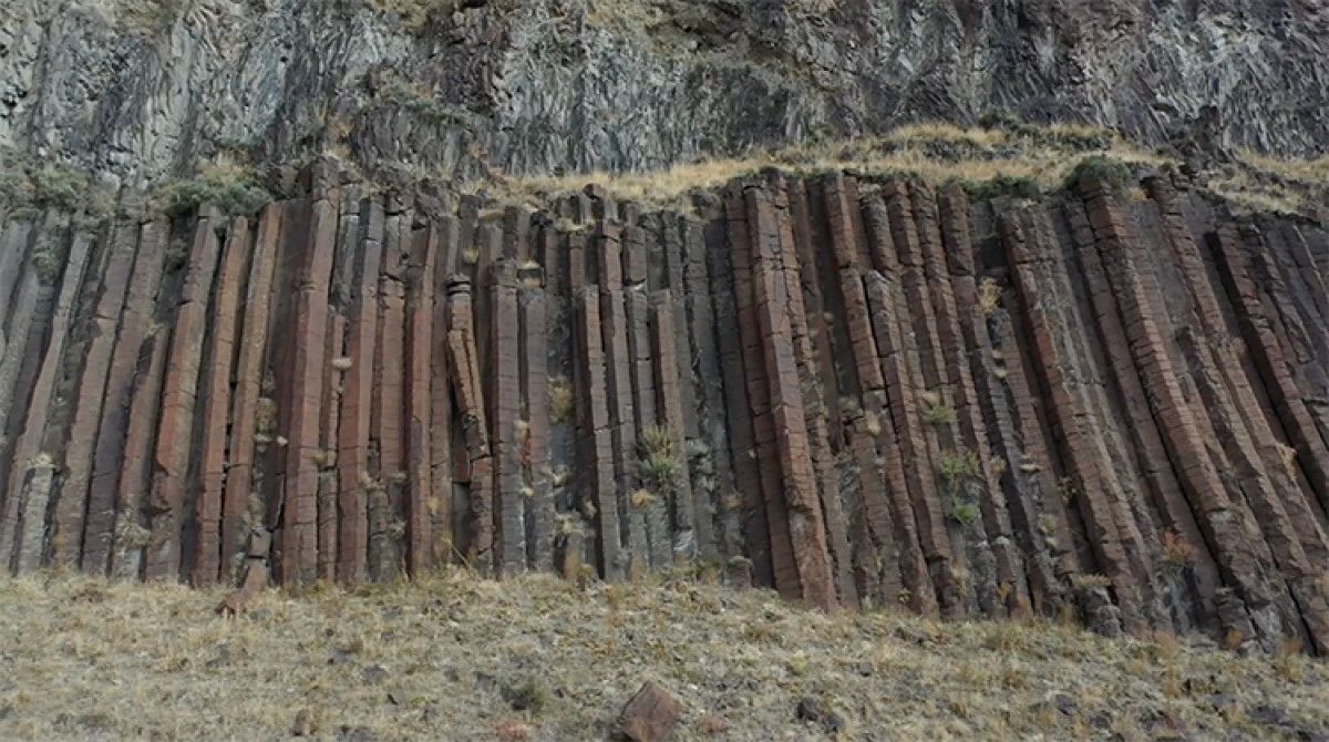 Kağızman'daki 7 Milyon Yıllık Sütunlar: Bilim Dünyasını Şaşkına Çeviren Keşif!