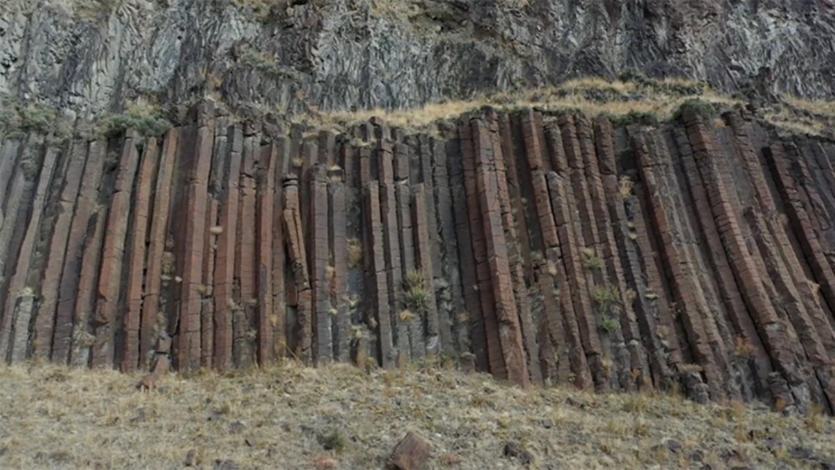 Kağızman’daki 7 Milyon Yıllık Sütunlar: Bilim Dünyasını Şaşkına Çeviren Keşif!