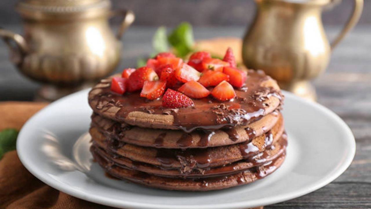 Kahvaltıya tatlı bir dokunuş: Yumuşacık kakaolu pankek tanımı