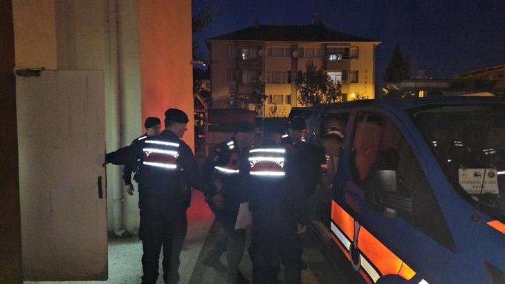 Kahvehane baskınının ardındaki sır perdesi aralandı! Fuhuş çetesi iddiası 2 Kahvehane baskınının ardındaki sır perdesi aralandı! Fuhuş çetesi iddiası