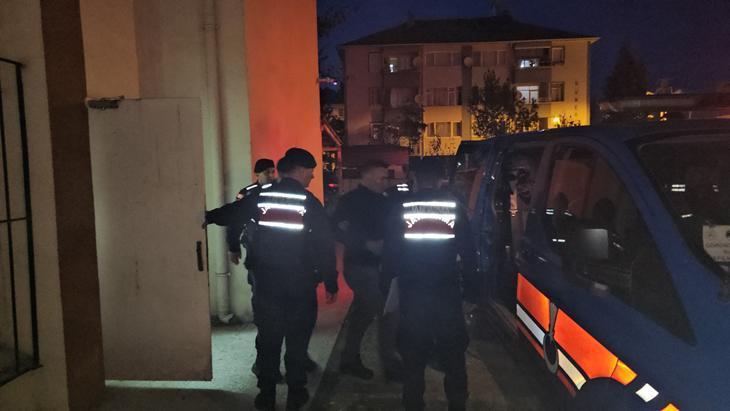 Kahvehane baskınının ardındaki sır perdesi aralandı! Fuhuş çetesi iddiası 6 Kahvehane baskınının ardındaki sır perdesi aralandı! Fuhuş çetesi iddiası