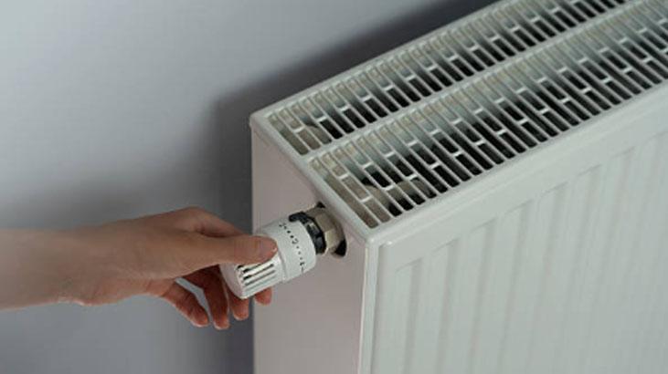 Kaloriferler boğazı kupkuru ediyor! Bu doğal karışımı koyun, tarçın işi çözecek