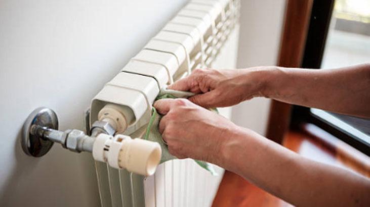 Kaloriferler boğazı kupkuru ediyor! Bu doğal karışımı koyun, tarçın işi çözecek