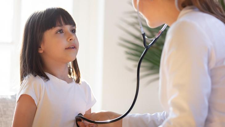 Kalpteki delik artık korkutmuyor: Modern kapalı yöntemle 15 dakikada tedavi