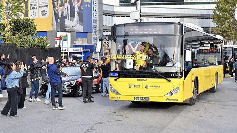Kapışma Arenası: Beşiktaş ve Fenerbahçe'nin Arenasında Canlı Anlatım! 2 Kapışma Arenası: Beşiktaş ve Fenerbahçe'nin Arenasında Canlı Anlatım!