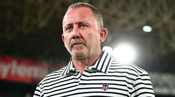 Kapışma Arenası: Beşiktaş ve Fenerbahçe'nin Arenasında Canlı Anlatım! 9 Kapışma Arenası: Beşiktaş ve Fenerbahçe'nin Arenasında Canlı Anlatım!