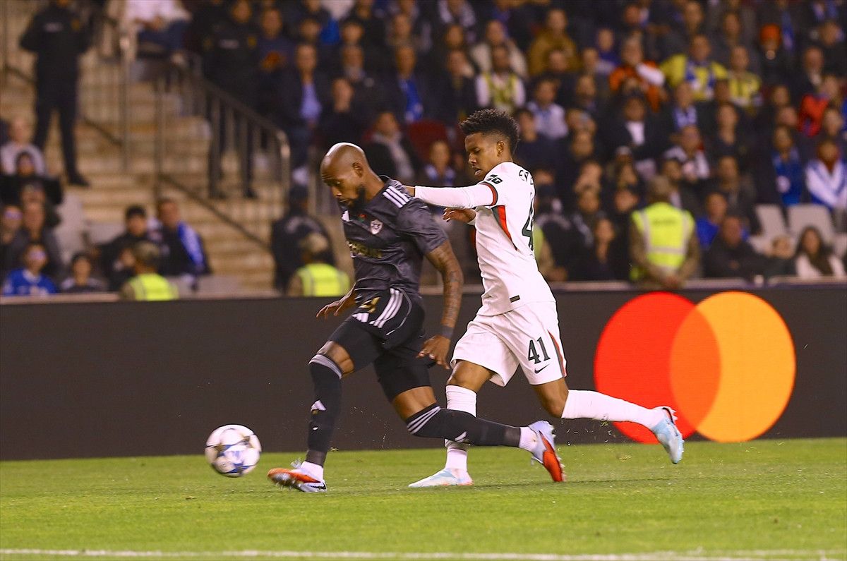 Karabağ ve Chelsea: Heyecan Dolu Beraberlik Mücadelesi! 1 Karabağ ve Chelsea: Heyecan Dolu Beraberlik Mücadelesi!