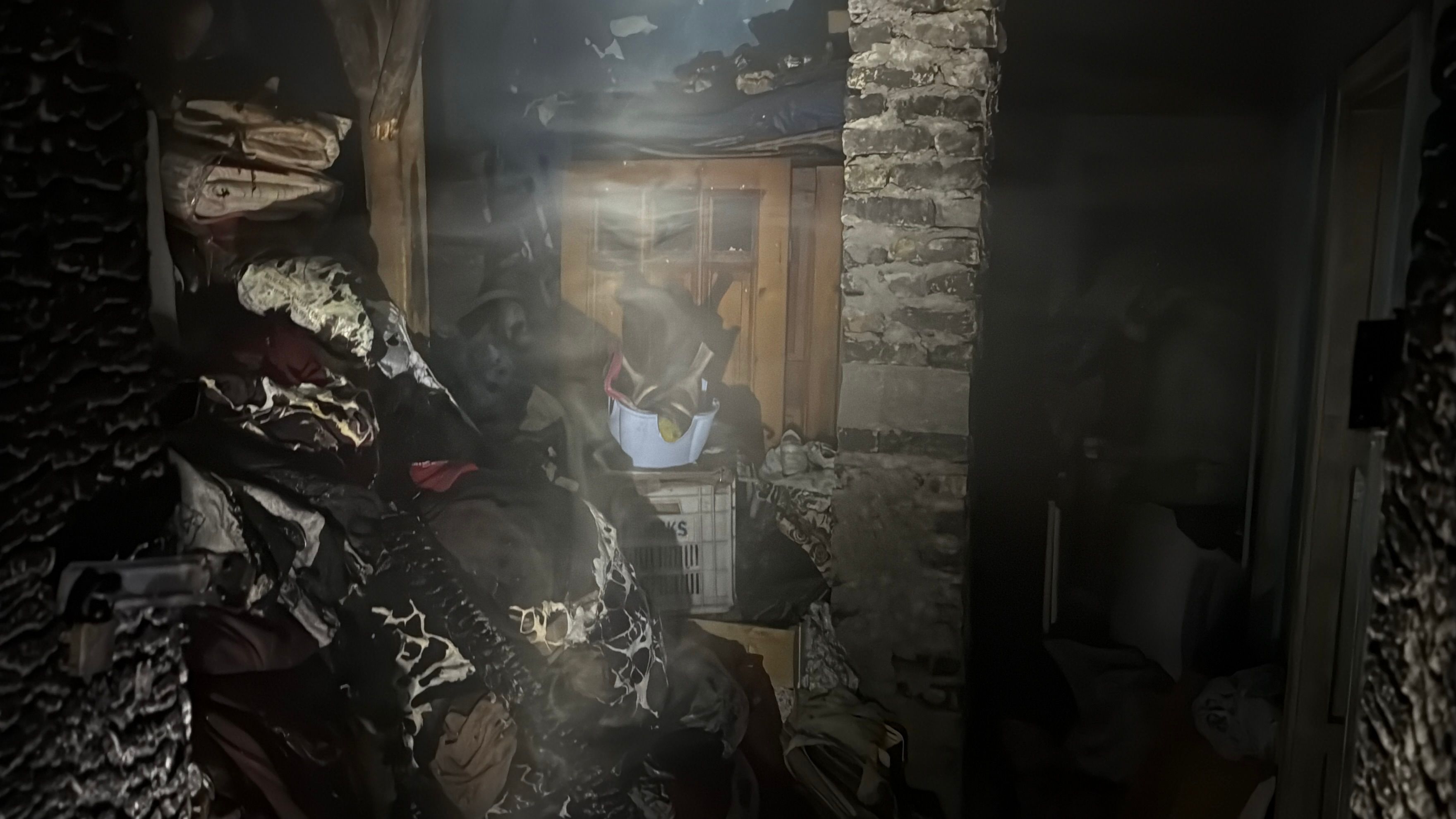 Karabük'te Korku Dolu Anlar: Apartman Dairesi Alev Alev Yandı! 2 Karabük'te Korku Dolu Anlar: Apartman Dairesi Alev Alev Yandı!