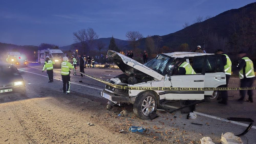 Karabük'te korkunç kaza! 2 ölü, 7 yaralı 1 Karabük'te korkunç kaza! 2 ölü, 7 yaralı