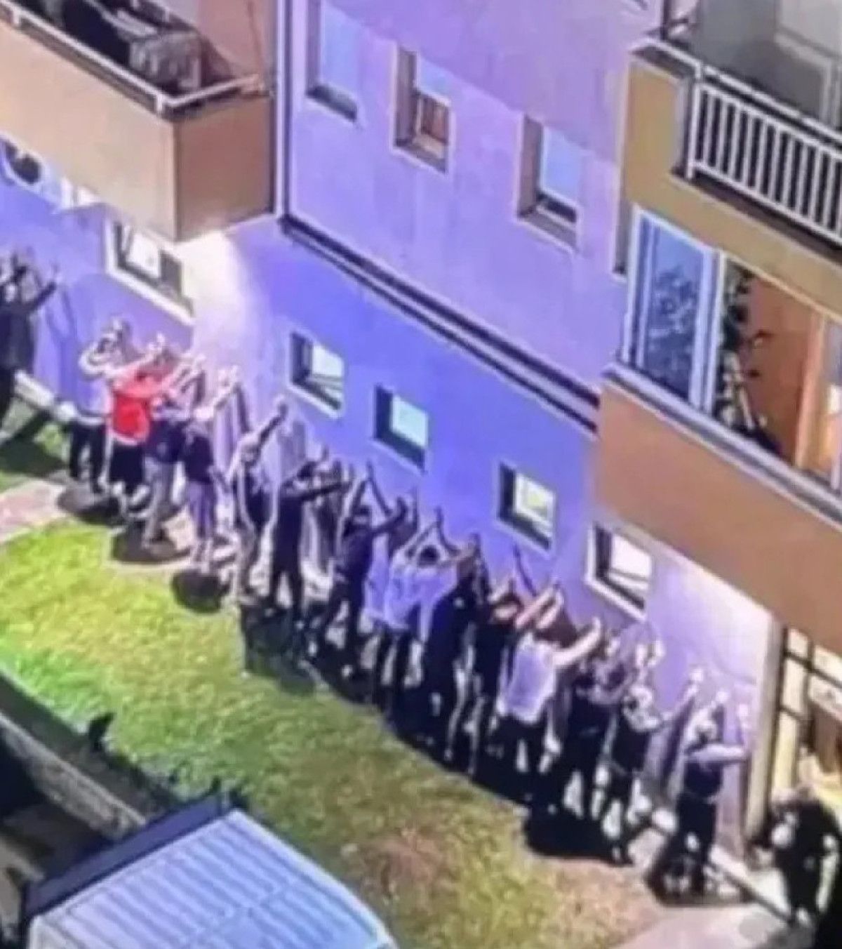 Karadağ'da Bıçaklama İddiasıyla Tutuklanan İki Türk Vatandaşı Serbest Bırakıldı