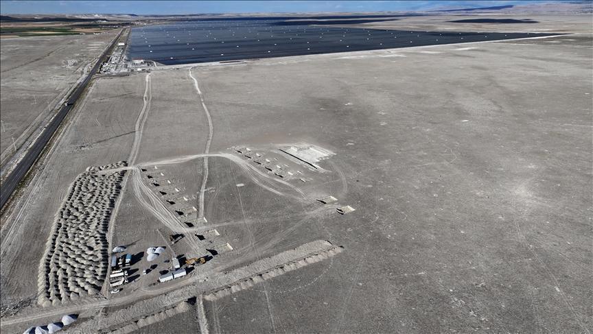 Karapınar’da 500 megavatlık yeni GES’te çalışmalar başladı