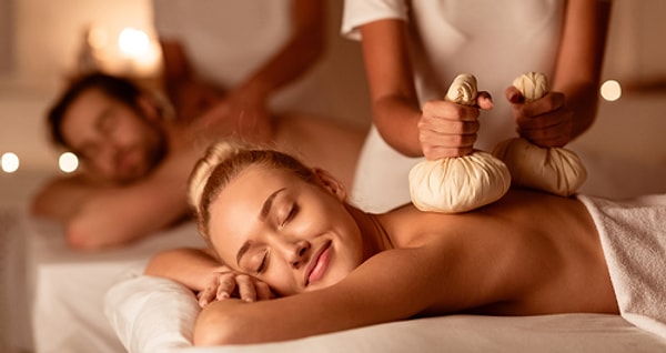 Kasım 2025'te Güzellik ve Estetiğin İncelikleri: Cilt Bakımından Estetik Dönüşüme Ay Takvimi ile Yenilenme Rehberi