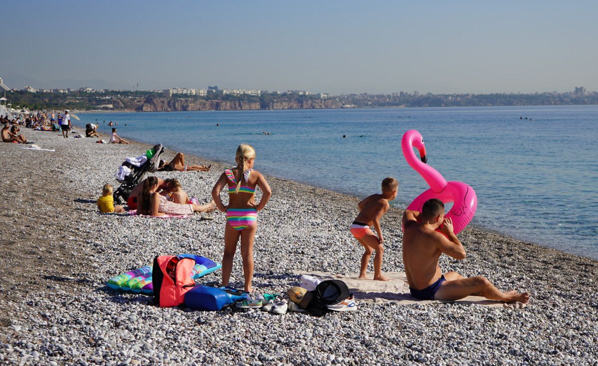 Kasım Ayında Konyaaltı Sahilinde Eşsiz Deniz Deneyimi 1 Kasım Ayında Konyaaltı Sahilinde Eşsiz Deniz Deneyimi