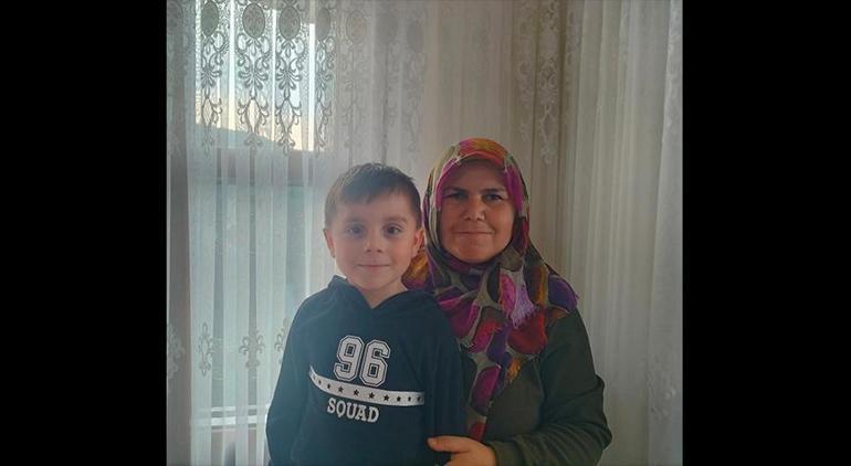 Kastamonu'da Huriye Helvacı'dan ailesi günlerdir haber alamıyor! Kardeşi: Kaçtığını düşünmüyorum 1 Kastamonu'da Huriye Helvacı'dan ailesi günlerdir haber alamıyor! Kardeşi: Kaçtığını düşünmüyorum