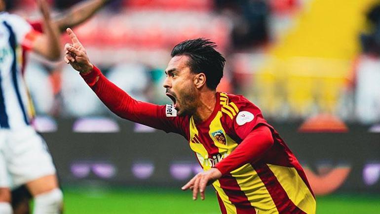 Kayserispor'un Gol Yağmuru: Kasımpaşa'yı 3-2 Geçerek Altın Değerinde 3 Puan!