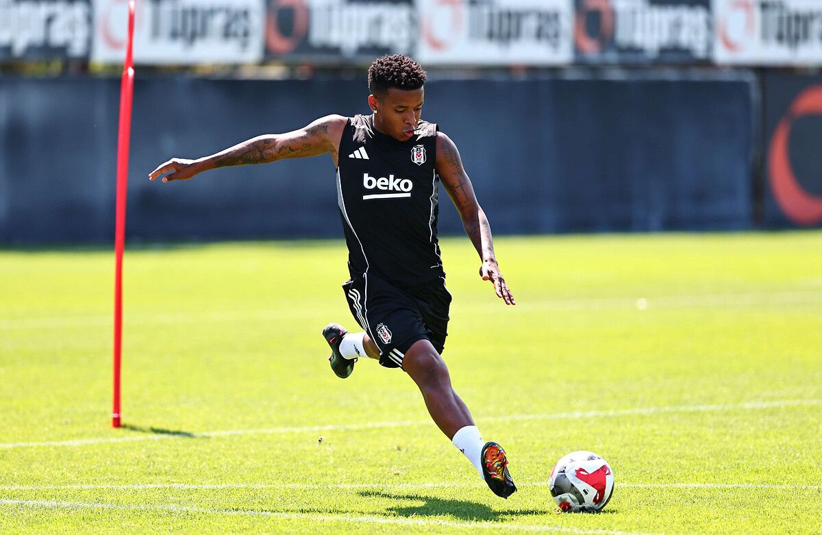 Keny Arroyo'nun Beşiktaşlıları Kızdıran Olay Yorumları!