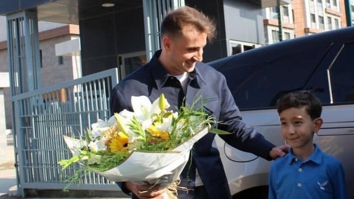 Kerem Aktürkoğlu’nun Beklenmedik Seçim Vaadi: Aras Okul Başkanlığıyla Ne Değiştirdi?