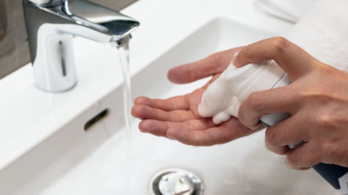 Kimyasal İçermeyen: Tıraş Köpüğü ile Yapılabilecek 7 Temizlik Hilesi