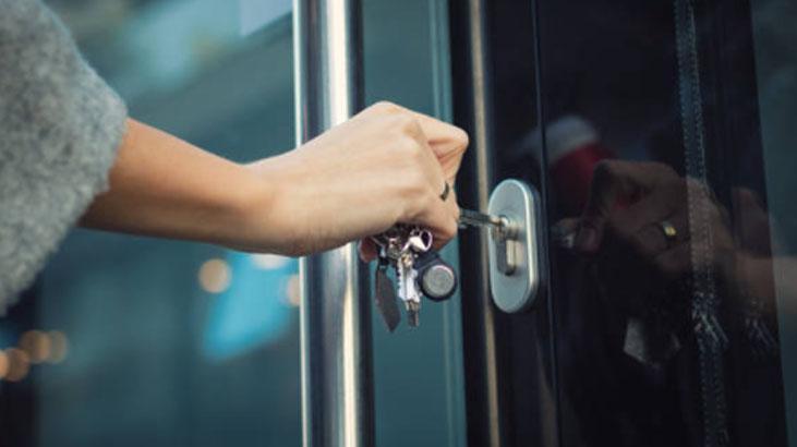 Kırılan anahtarı tek hamlede çıkarın! Yıldız tornavidayla zararsız çözüm