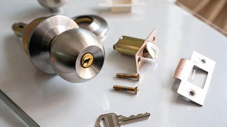 Kırılan anahtarı tek hamlede çıkarın! Yıldız tornavidayla zararsız çözüm