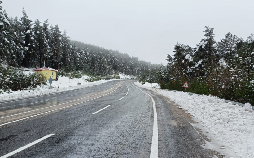 Kış etkisini gösterdi: Üç şehirde kar ve tipi ulaşımı aksattı 1 Kış etkisini gösterdi: Üç şehirde kar ve tipi ulaşımı aksattı