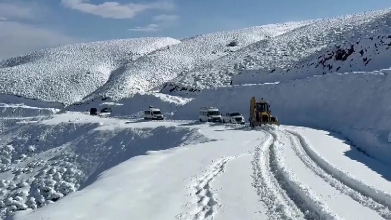 Kış etkisini gösterdi: Üç şehirde kar ve tipi ulaşımı aksattı