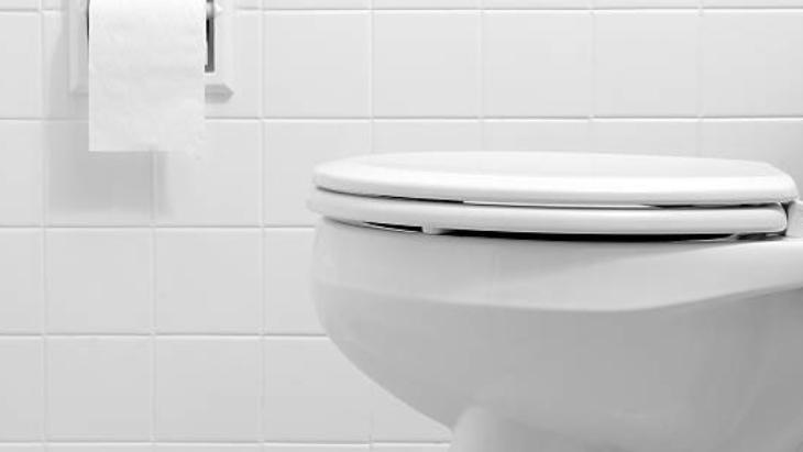 Klozet temizliğinde sirke mi çamaşır suyu mu? Meğer temizlemiyormuş, karıştırmayın 3 Klozet temizliğinde sirke mi çamaşır suyu mu? Meğer temizlemiyormuş, karıştırmayın