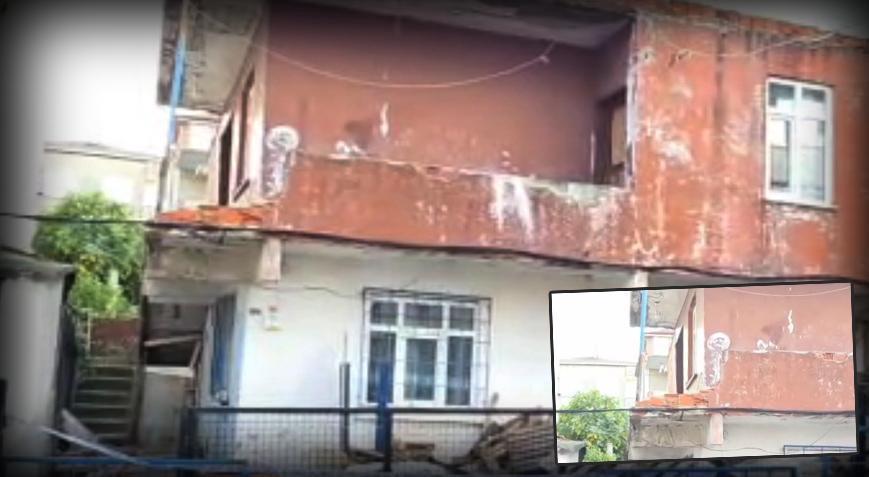 Kocaeli’de balkon duvarının bir bölümü yıkılan 2 katlı bina boşaltıldı