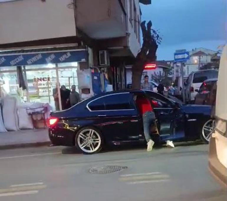 Kocaeli’de kıskançlık kabusu: Eski eşini darbetti, arkadaşını araç içinde defalarca bıçakladı 1 Kocaeli’de kıskançlık kabusu: Eski eşini darbetti, arkadaşını araç içinde defalarca bıçakladı