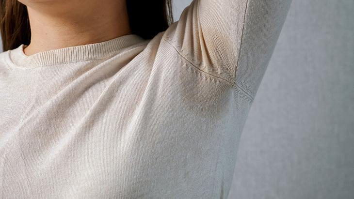 Kol altındaki sarı lekeler anında yok oluyor! Sırrı etiketinde saklı 6 Kol altındaki sarı lekeler anında yok oluyor! Sırrı etiketinde saklı