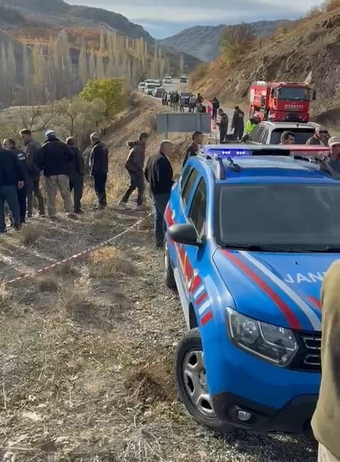 Korkunç Bir An: Öğrenci Servisi Uçuruma Yuvarlandı 2 Korkunç Bir An: Öğrenci Servisi Uçuruma Yuvarlandı