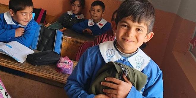 Köy Okulunda Unutulmaz Doğum Günü Sürprizi