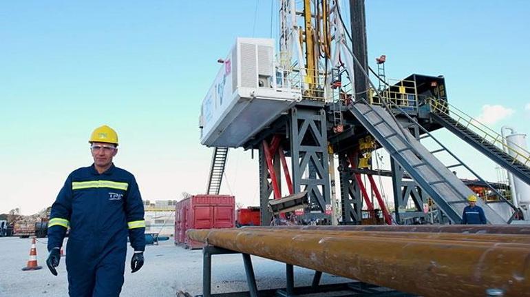 Köyünü terk etmek zorunda kaldı! 35 yıl sonra aynı topraklarda petrol üretimine katıldı