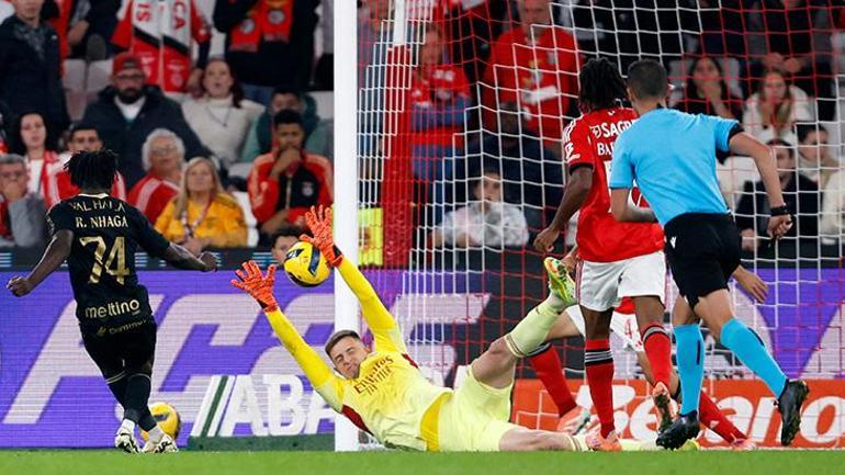 Küme düşme hattındaki Casa Pia'dan Benfica'ya şok! Jose Mourinho çılgına döndü 2 Küme düşme hattındaki Casa Pia'dan Benfica'ya şok! Jose Mourinho çılgına döndü