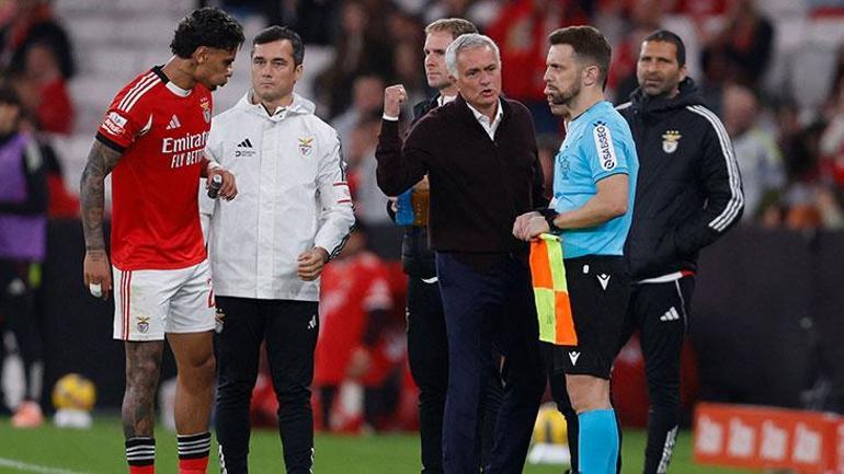 Küme düşme hattındaki Casa Pia'dan Benfica'ya şok! Jose Mourinho çılgına döndü 3 Küme düşme hattındaki Casa Pia'dan Benfica'ya şok! Jose Mourinho çılgına döndü