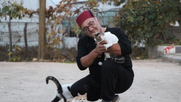 Küs kardeşlerin sıra dışı tilki rekabeti! Biri mangal partisi yaptı, diğeri pasta: 'Konuşmasak da kardeş atılmaz' 1 Küs kardeşlerin sıra dışı tilki rekabeti! Biri mangal partisi yaptı, diğeri pasta: 'Konuşmasak da kardeş atılmaz'