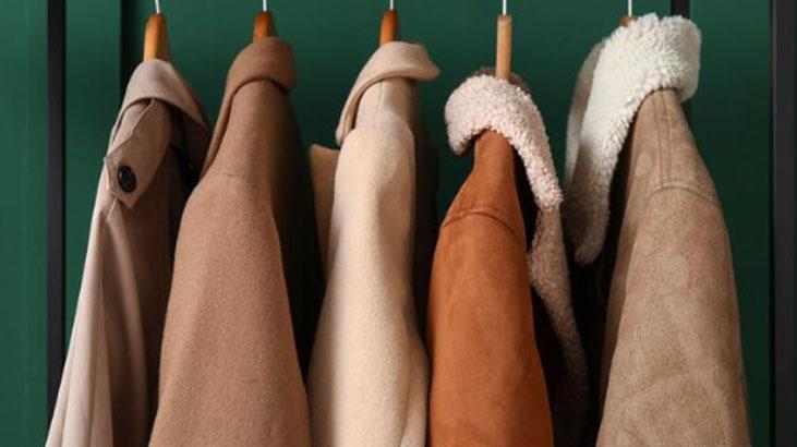 Kuş tüyü, deri, suni kürk: 2025 Sonbahar-Kış mont trendlerinde en favori hangisi? 3 Kuş tüyü, deri, suni kürk: 2025 Sonbahar-Kış mont trendlerinde en favori hangisi?