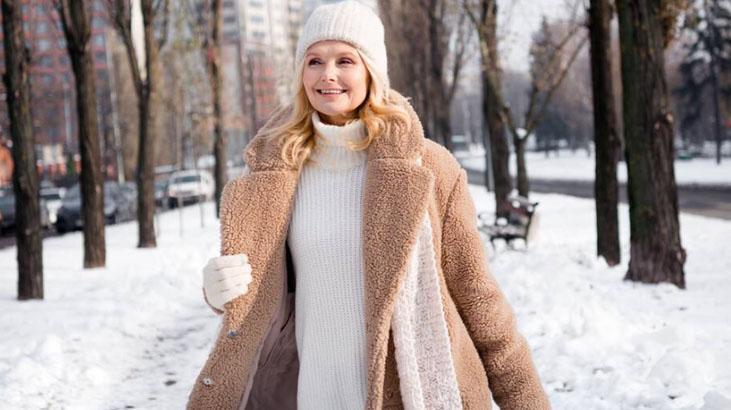 Kuş tüyü, deri, suni kürk: 2025 Sonbahar-Kış mont trendlerinde en favori hangisi? 5 Kuş tüyü, deri, suni kürk: 2025 Sonbahar-Kış mont trendlerinde en favori hangisi?