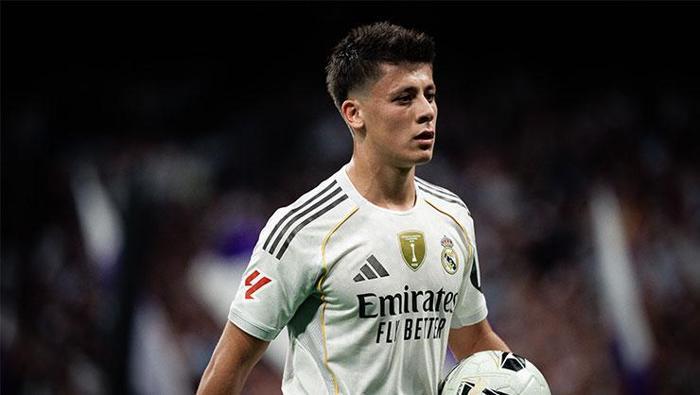 Liverpool'un Yıldızından Arda Güler'e Sıcak Sözler: 'Tam Bir Yetenek!' 3 Liverpool'un Yıldızından Arda Güler'e Sıcak Sözler: 'Tam Bir Yetenek!'