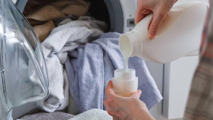 Makineye atmadan önce bu işlemi yapmak gerekiyor! Renkleri bir tek bu yöntem koruyor 4 Makineye atmadan önce bu işlemi yapmak gerekiyor! Renkleri bir tek bu yöntem koruyor