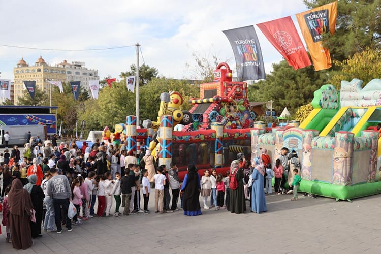 Mardin'e 500 Bin Kişilik Büyüleyici Akın!