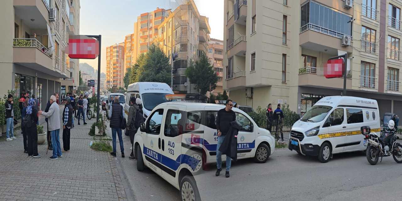 Markette Gerilim Dolu Anlar! Eski Eşine Bıçakla Saldırdı