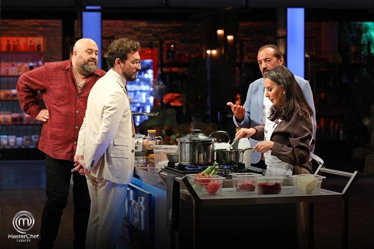 MasterChef Ünlüler gecesinde büyük rekabet! Sürpriz kaşığı kim kazandı?