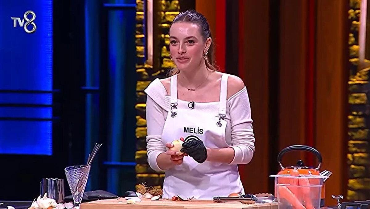 MasterChef Ünlüler gecesinde büyük rekabet! Sürpriz kaşığı kim kazandı?