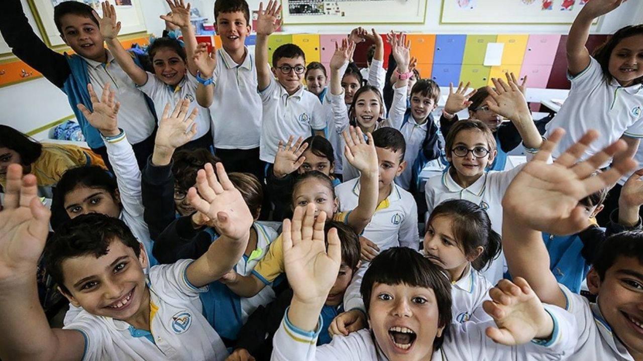 MEB 2025-2026 takvimi: Okullar orta tatil için ne vakit kapanacak? Kasım orta tatili 9 gün mü?