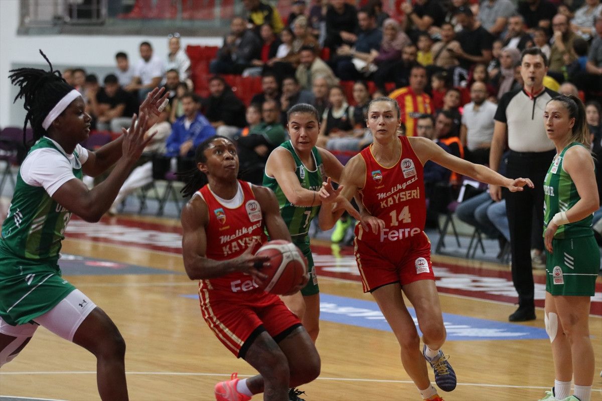 Melikgazi Kayseri Basketbol, OGM Ormanspor'u Dize Getirdi 1 Melikgazi Kayseri Basketbol, OGM Ormanspor'u Dize Getirdi