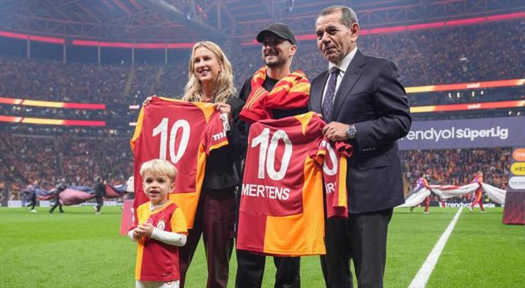 Mertens Tribünden Haykırdı: Maçın Sıdıkaâa!