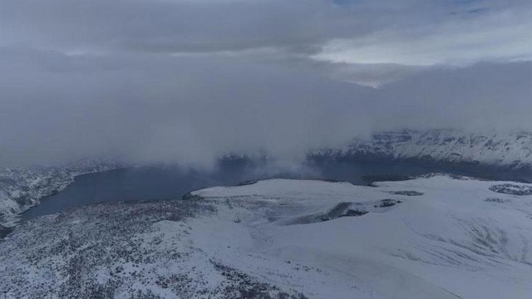 Meteoroloji uyarmıştı! Yoğun kar birçok kenti vurdu: Köyler kapandı, insanlar mahsur kaldı