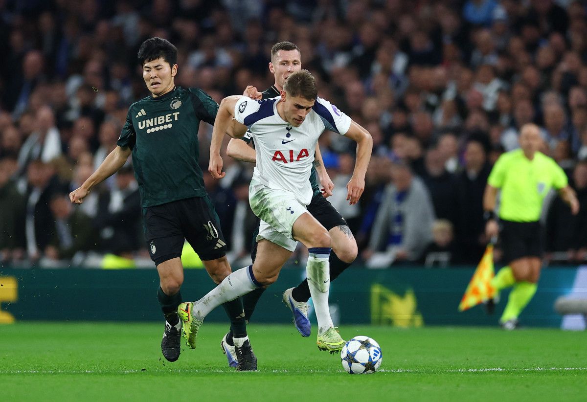Micky van de Ven'den Tottenham'a Müthiş Bir Gol Şovu! 1 Micky van de Ven'den Tottenham'a Müthiş Bir Gol Şovu!