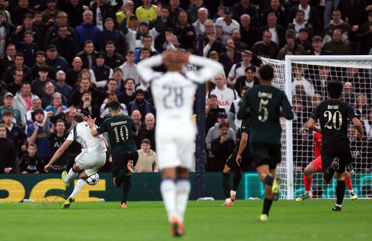 Micky van de Ven'den Tottenham'a Müthiş Bir Gol Şovu! 2 Micky van de Ven'den Tottenham'a Müthiş Bir Gol Şovu!